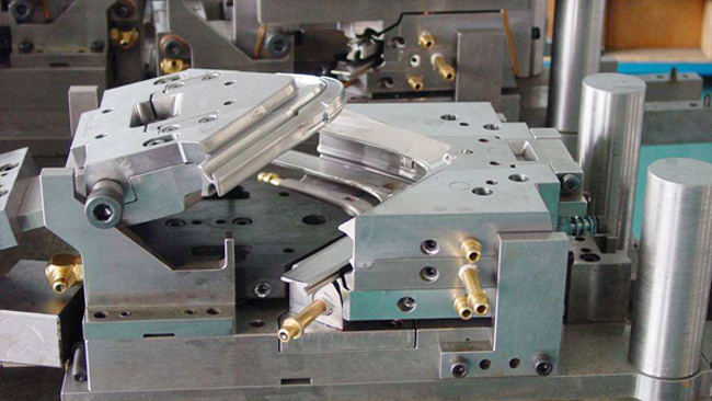 昆山模具鋼材廠(chǎng)給您分析不同EDM加工參數下的白層厚度大概是多少？